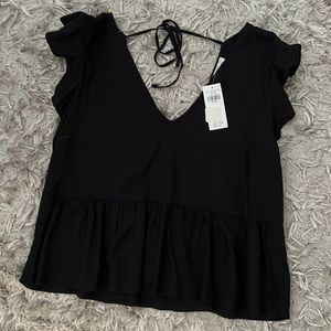 🆕Abercrombie black flowy top
